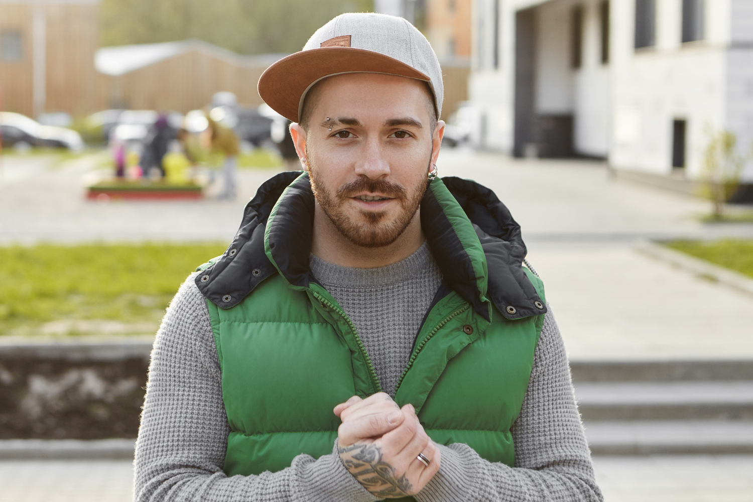 Sergiu, 35